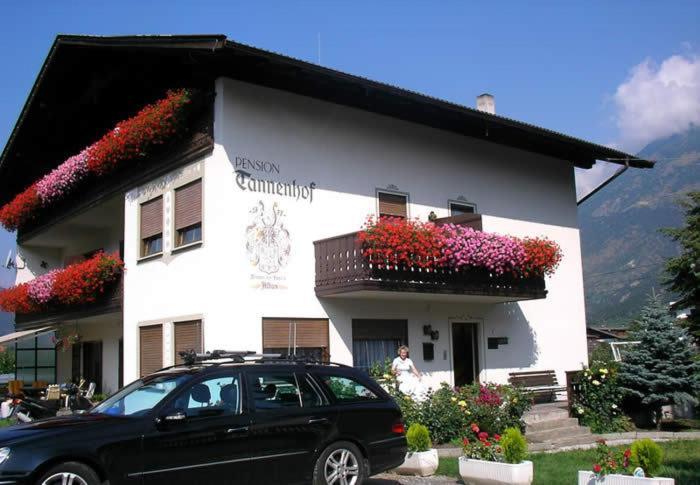 Pension Tannenhof Latsch Buitenkant foto