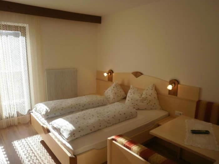 Pension Tannenhof Latsch Kamer foto